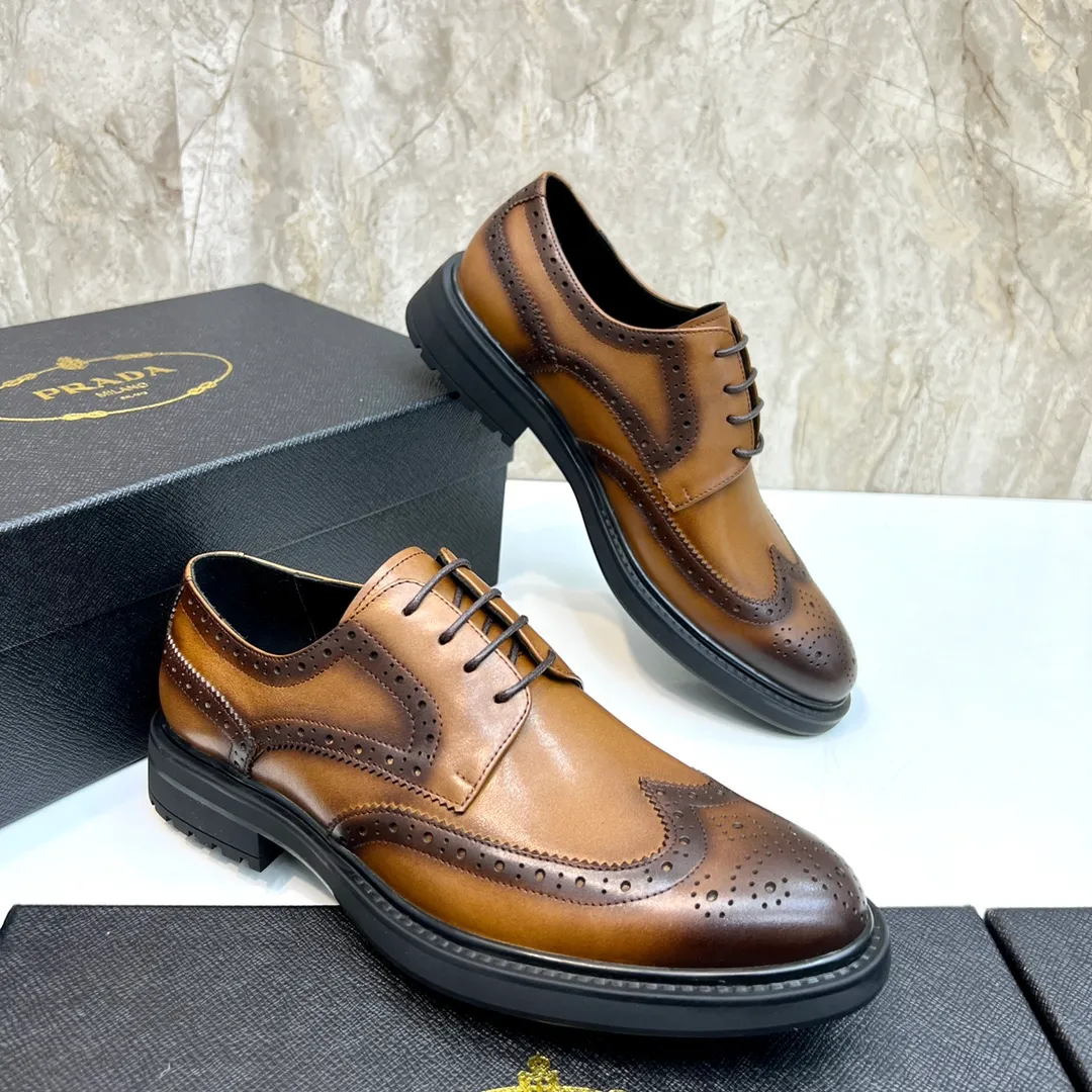 Original order quality: P580 Brand: PRADA (Prada) Standard code: Men's size 38/44 (45 can be customized) Grade: Same style as the official website High-quality men's shoes Material: Original cowhide Water-dyed cowhide lining Rubber outsole Style categories: Men's fashionable formal leather shoes Slip-on men's shoes series Young fashion European and American trends British style Top luxury Color: Actual picture